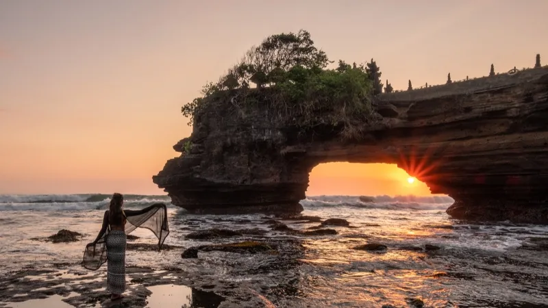 Sacred Nature & Iconic Temples Tour
